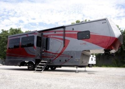 Luxe Elegante 33EFS | 10636 | In Texas Showroom