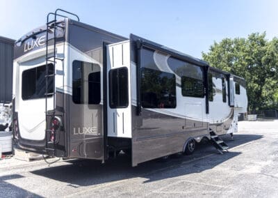 SOLD | Luxe Elite 42MD | 10594