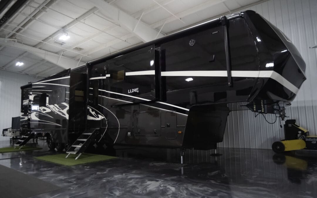 SOLD | Luxe Toy Hauler 46FB | 10555