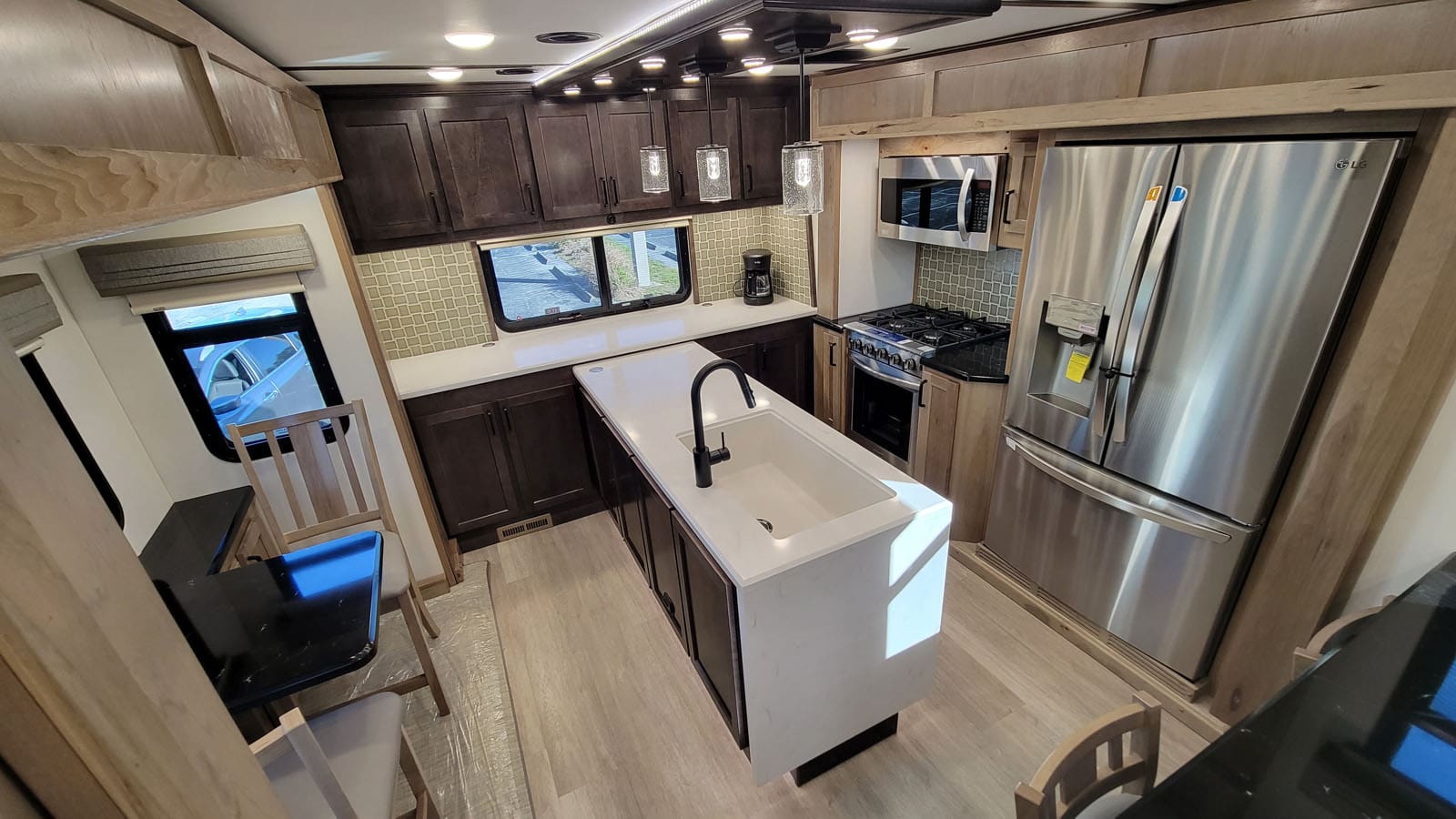 20230116_153654 best_constructed_luxury_fifth_wheel