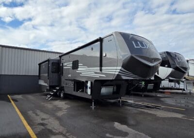 SOLD Luxe 38GFB Fifth Wheel | 10725