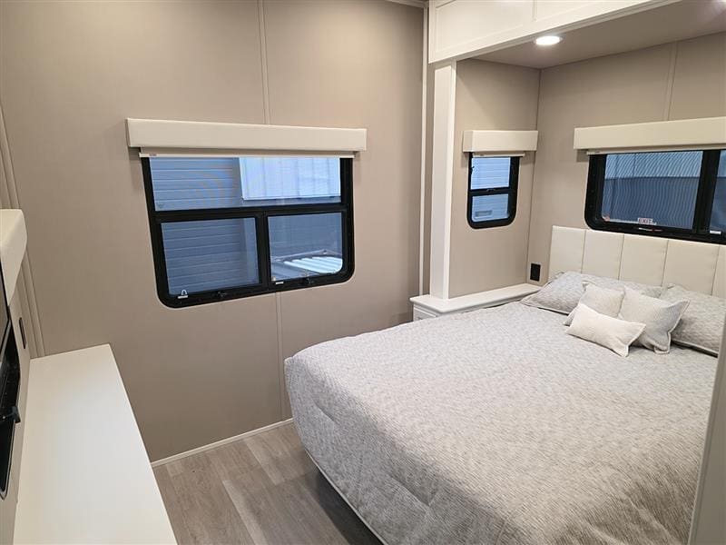 2 Bedroom 2 Bath Fifth Wheel
